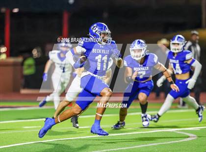 Thumbnail 3 in Beckville Vs Pewitt (UIL 2A D1 Football Bi-District) photogallery.