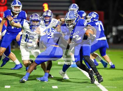 Thumbnail 3 in Beckville Vs Pewitt (UIL 2A D1 Football Bi-District) photogallery.