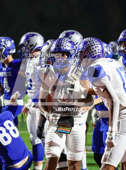 Thumbnail 2 in Beckville Vs Pewitt (UIL 2A D1 Football Bi-District) photogallery.
