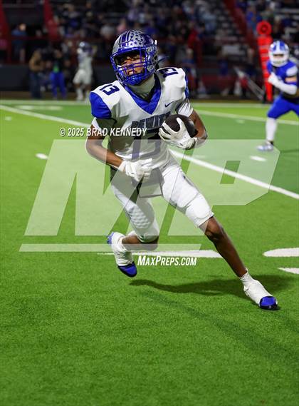 Thumbnail 3 in Beckville Vs Pewitt (UIL 2A D1 Football Bi-District) photogallery.