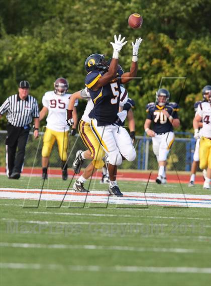 Thumbnail 1 in O'Fallon vs Loyola Academy photogallery.