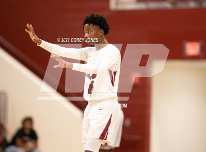 Thumbnail 1 in McDonough vs Warner Robins (HypeSouth Hardwood Invitational) photogallery.