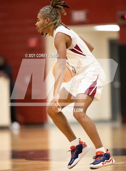 Thumbnail 2 in McDonough vs Warner Robins (HypeSouth Hardwood Invitational) photogallery.