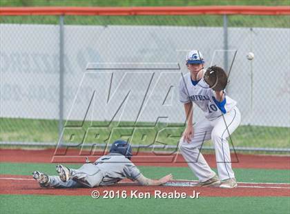 Thumbnail 3 in Norwin vs Hempfield Area (PIAA Class AAAA First Round) photogallery.
