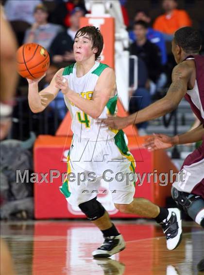 Thumbnail 3 in Idalou vs. Hallettsville (UIL 2A Semifinal) photogallery.