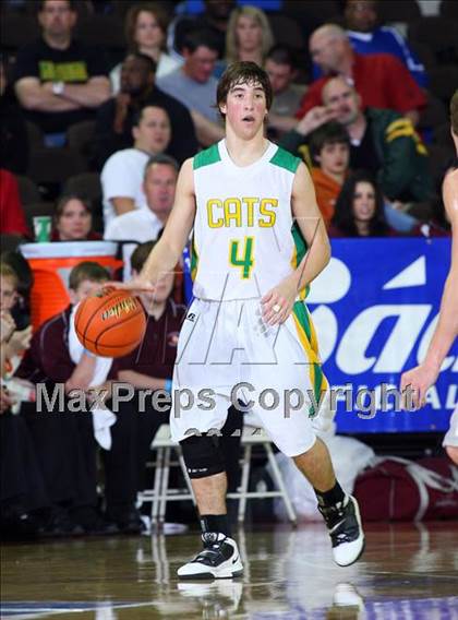 Thumbnail 1 in Idalou vs. Hallettsville (UIL 2A Semifinal) photogallery.