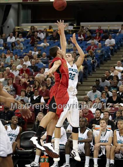 Thumbnail 2 in Sheldon vs. Jesuit (CIF SJS D1 Final) photogallery.