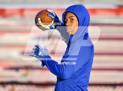 Thumbnail 1 in St. Xavier @ Fairfield (OHSAA D1 Round 1) photogallery.