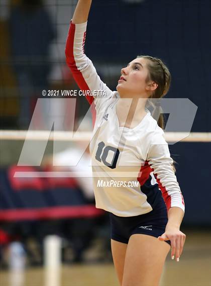 Thumbnail 1 in Davenport @ Wimberley photogallery.