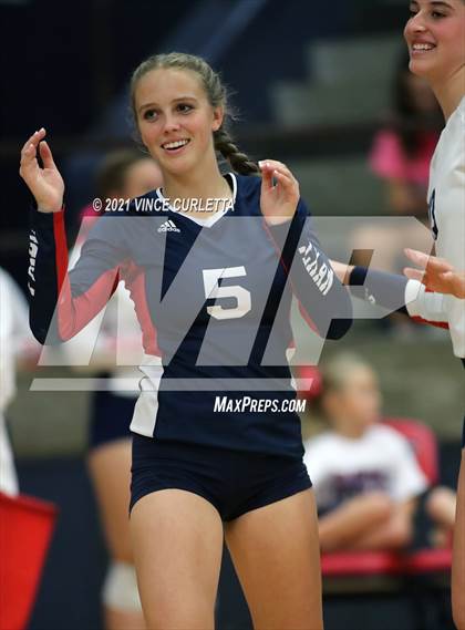 Thumbnail 1 in Davenport @ Wimberley photogallery.