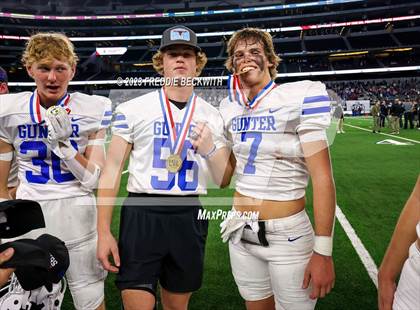 Thumbnail 3 in Tidehaven vs. Gunter (UIL 3A D2 Football Final) photogallery.