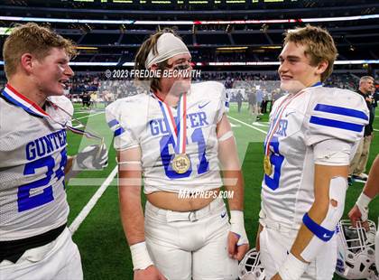 Thumbnail 3 in Tidehaven vs. Gunter (UIL 3A D2 Football Final) photogallery.