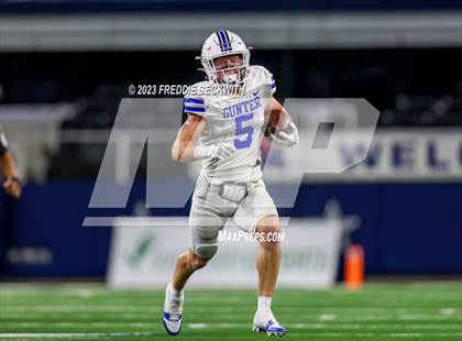 Thumbnail 3 in Tidehaven vs. Gunter (UIL 3A D2 Football Final) photogallery.
