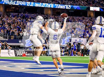 Thumbnail 1 in Tidehaven vs. Gunter (UIL 3A D2 Football Final) photogallery.