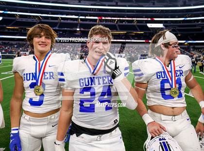 Thumbnail 2 in Tidehaven vs. Gunter (UIL 3A D2 Football Final) photogallery.
