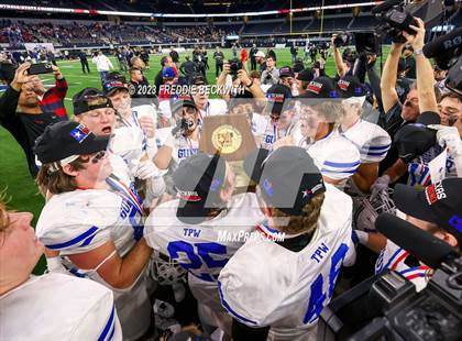 Thumbnail 2 in Tidehaven vs. Gunter (UIL 3A D2 Football Final) photogallery.