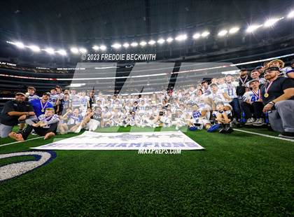 Thumbnail 3 in Tidehaven vs. Gunter (UIL 3A D2 Football Final) photogallery.