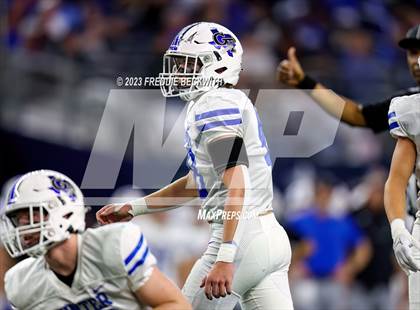 Thumbnail 1 in Tidehaven vs. Gunter (UIL 3A D2 Football Final) photogallery.