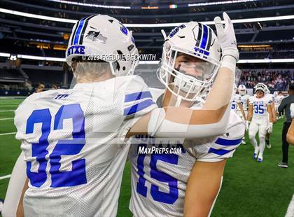 Thumbnail 3 in Tidehaven vs. Gunter (UIL 3A D2 Football Final) photogallery.