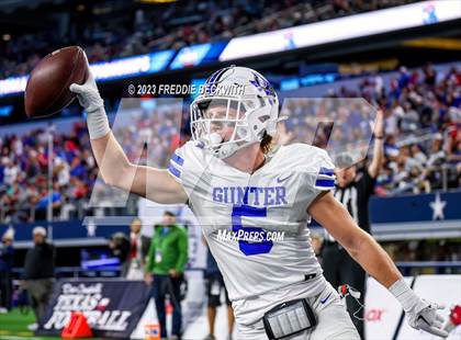 Thumbnail 1 in Tidehaven vs. Gunter (UIL 3A D2 Football Final) photogallery.