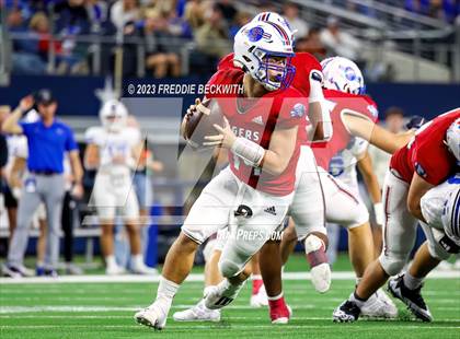 Thumbnail 1 in Tidehaven vs. Gunter (UIL 3A D2 Football Final) photogallery.