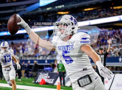 Thumbnail 2 in Tidehaven vs. Gunter (UIL 3A D2 Football Final) photogallery.