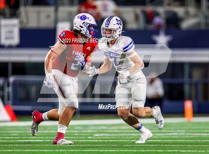 Thumbnail 1 in Tidehaven vs. Gunter (UIL 3A D2 Football Final) photogallery.