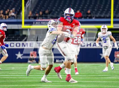 Thumbnail 2 in Tidehaven vs. Gunter (UIL 3A D2 Football Final) photogallery.
