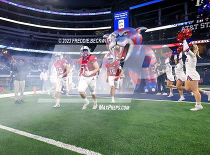 Thumbnail 1 in Tidehaven vs. Gunter (UIL 3A D2 Football Final) photogallery.