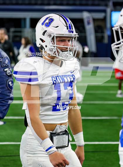 Thumbnail 3 in Tidehaven vs. Gunter (UIL 3A D2 Football Final) photogallery.