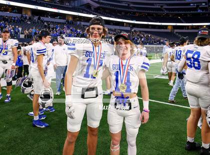Thumbnail 3 in Tidehaven vs. Gunter (UIL 3A D2 Football Final) photogallery.