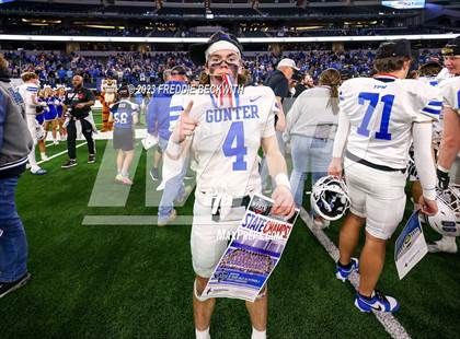 Thumbnail 3 in Tidehaven vs. Gunter (UIL 3A D2 Football Final) photogallery.