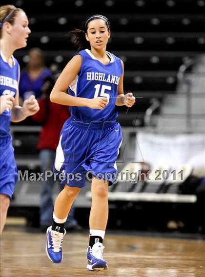 Thumbnail 2 in Highlands vs. St. Henry (KHSAA Ninth Region Quarterfinals) photogallery.