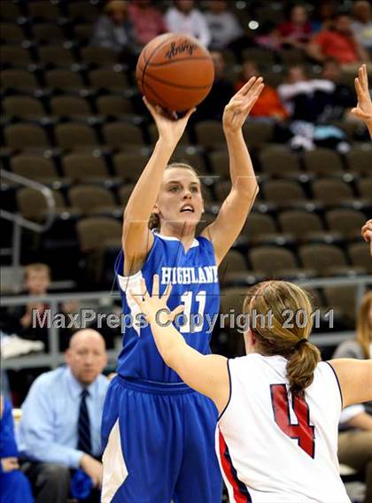 Thumbnail 3 in Highlands vs. St. Henry (KHSAA Ninth Region Quarterfinals) photogallery.