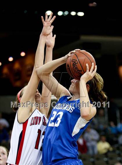 Thumbnail 2 in Highlands vs. St. Henry (KHSAA Ninth Region Quarterfinals) photogallery.