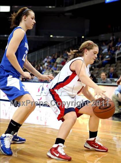 Thumbnail 2 in Highlands vs. St. Henry (KHSAA Ninth Region Quarterfinals) photogallery.