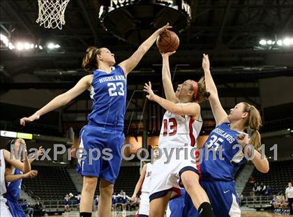 Thumbnail 1 in Highlands vs. St. Henry (KHSAA Ninth Region Quarterfinals) photogallery.
