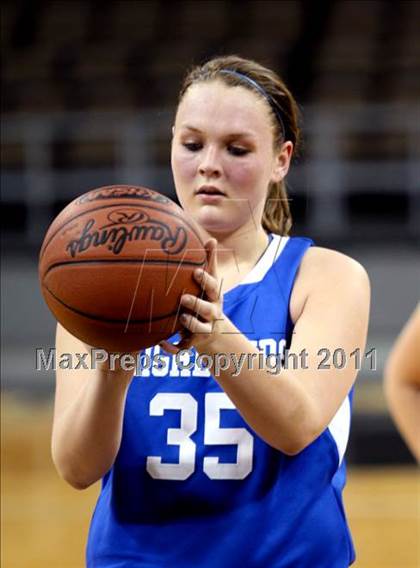 Thumbnail 2 in Highlands vs. St. Henry (KHSAA Ninth Region Quarterfinals) photogallery.