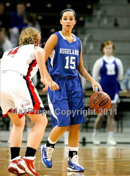 Thumbnail 3 in Highlands vs. St. Henry (KHSAA Ninth Region Quarterfinals) photogallery.