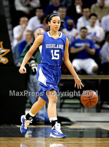 Thumbnail 2 in Highlands vs. St. Henry (KHSAA Ninth Region Quarterfinals) photogallery.