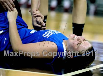 Thumbnail 1 in Highlands vs. St. Henry (KHSAA Ninth Region Quarterfinals) photogallery.