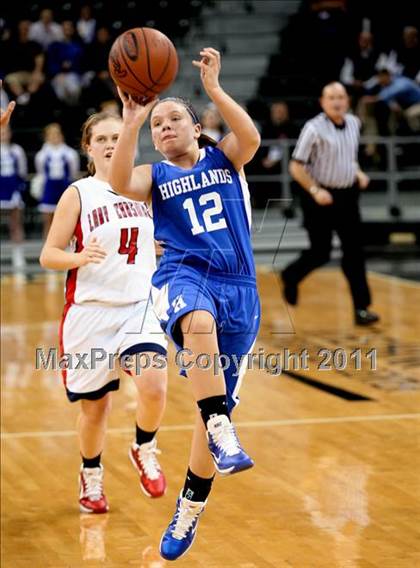 Thumbnail 3 in Highlands vs. St. Henry (KHSAA Ninth Region Quarterfinals) photogallery.