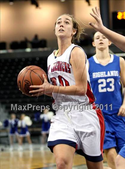 Thumbnail 2 in Highlands vs. St. Henry (KHSAA Ninth Region Quarterfinals) photogallery.