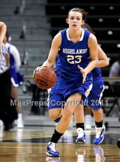 Thumbnail 1 in Highlands vs. St. Henry (KHSAA Ninth Region Quarterfinals) photogallery.