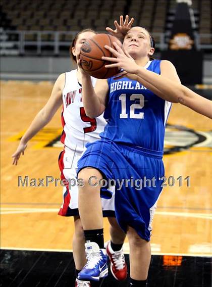 Thumbnail 1 in Highlands vs. St. Henry (KHSAA Ninth Region Quarterfinals) photogallery.