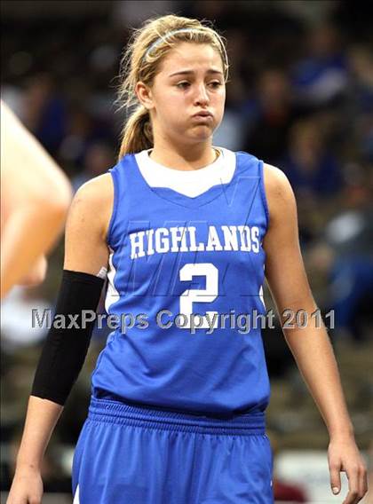 Thumbnail 1 in Highlands vs. St. Henry (KHSAA Ninth Region Quarterfinals) photogallery.