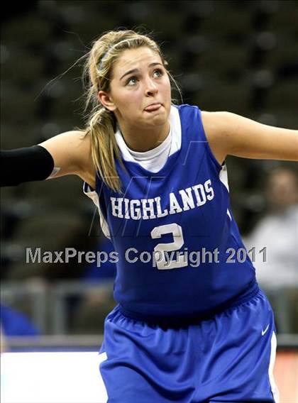 Thumbnail 2 in Highlands vs. St. Henry (KHSAA Ninth Region Quarterfinals) photogallery.