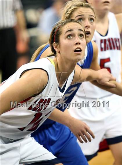 Thumbnail 3 in Highlands vs. St. Henry (KHSAA Ninth Region Quarterfinals) photogallery.