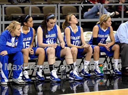 Thumbnail 2 in Highlands vs. St. Henry (KHSAA Ninth Region Quarterfinals) photogallery.