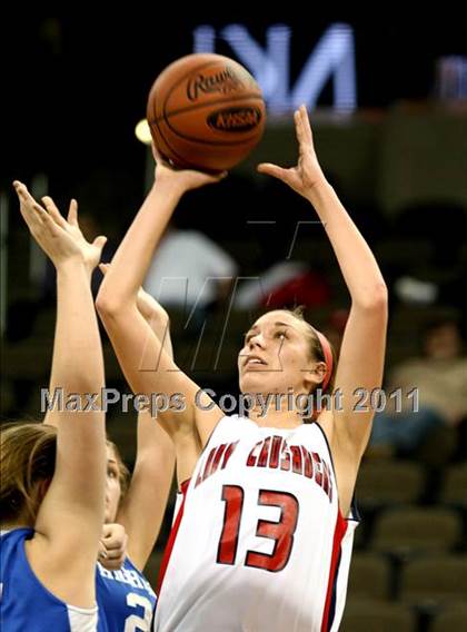 Thumbnail 2 in Highlands vs. St. Henry (KHSAA Ninth Region Quarterfinals) photogallery.